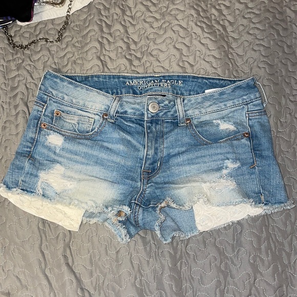 American Eagle Outfitters Pants - Stretchy shortie shorts